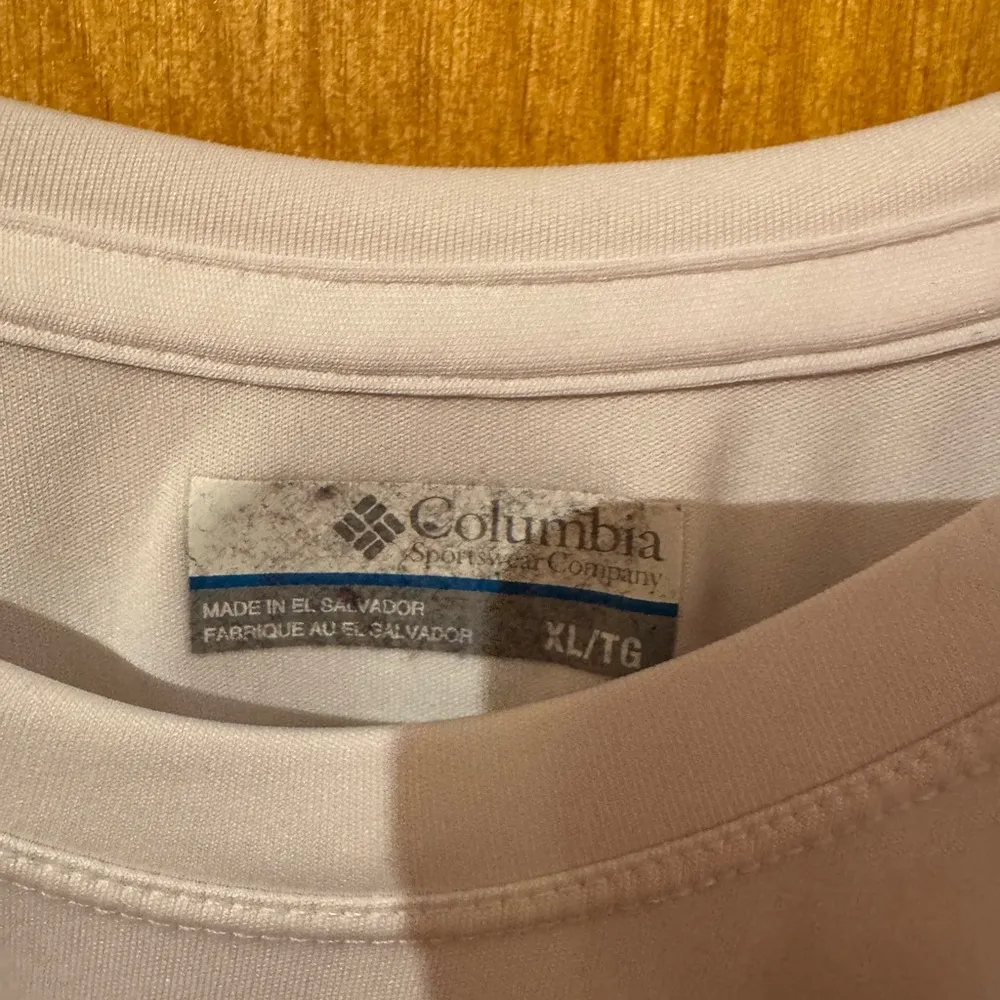 Columbia women’s pfg long sleeve white xl - Image 2