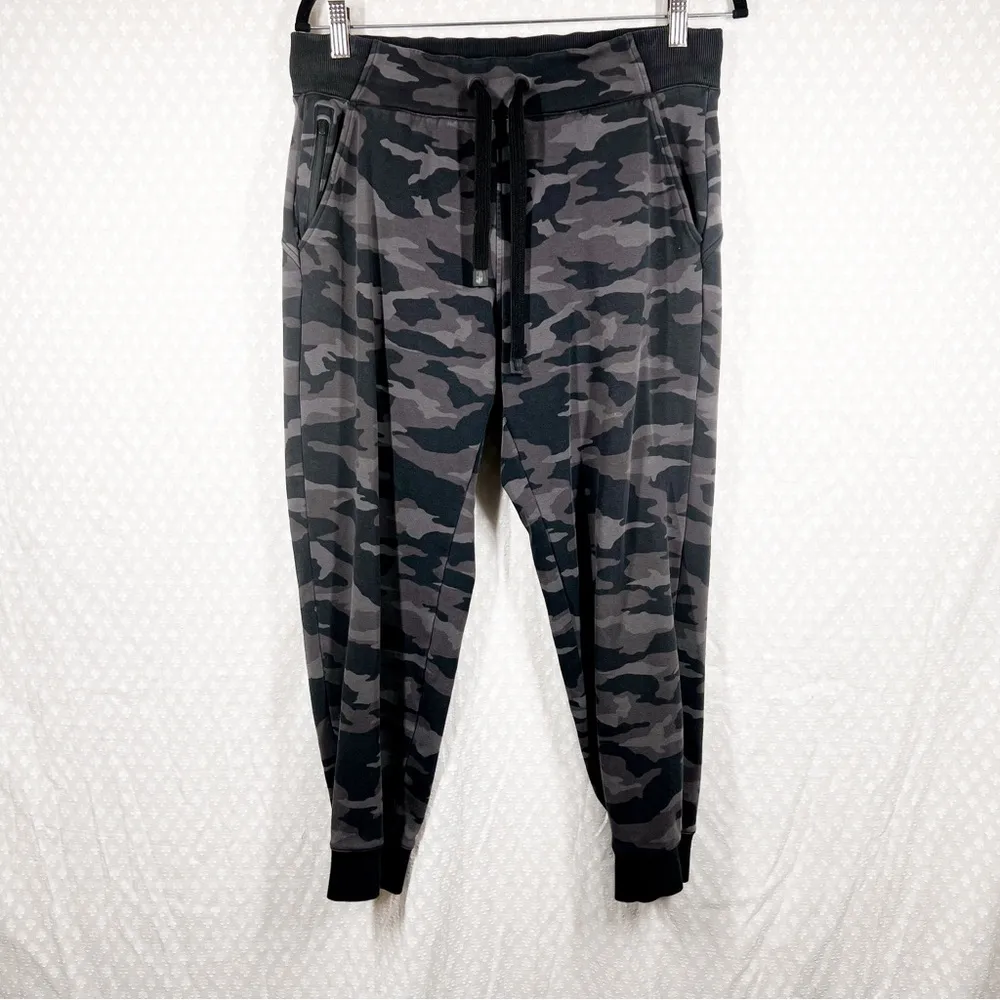 Athleta‎ Black Camo Triumph Jogger Pants - Image 2