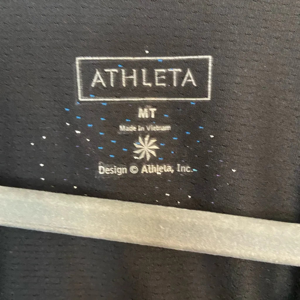 Athleta athletic/activewear all day dry shirt, size MT 8-10 - Image 3