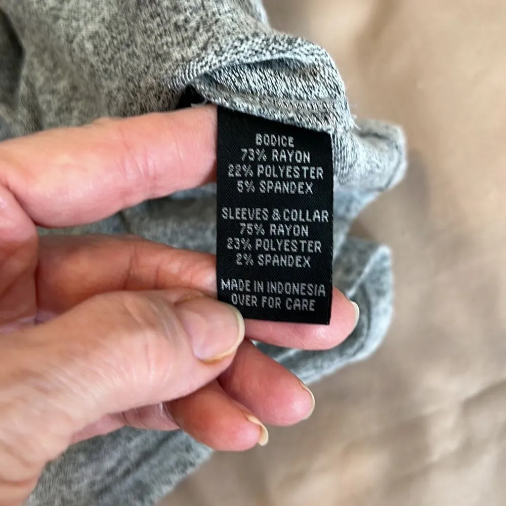 By&By size M grey long sleeve cold shoulder flowy soft stretchy top GUC Gray Size M - Image 5