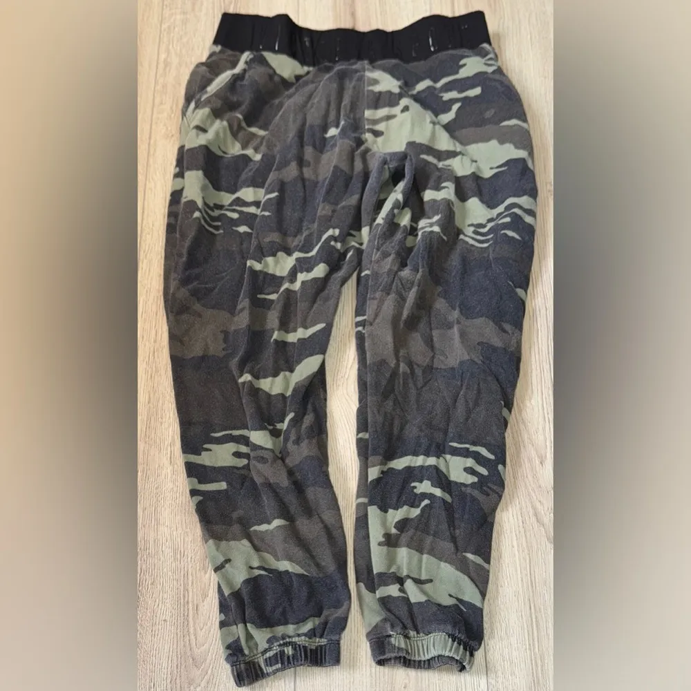 Victoria's Secret sport green black camo Camouflage jogger sweatpants - Image 2