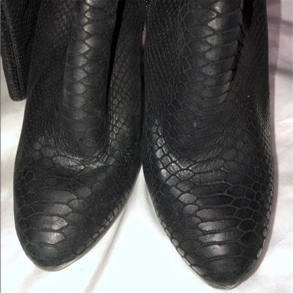 Carlos by Carlos Santana 8.5 Long Black Boots Snakeskin textured - Image 7