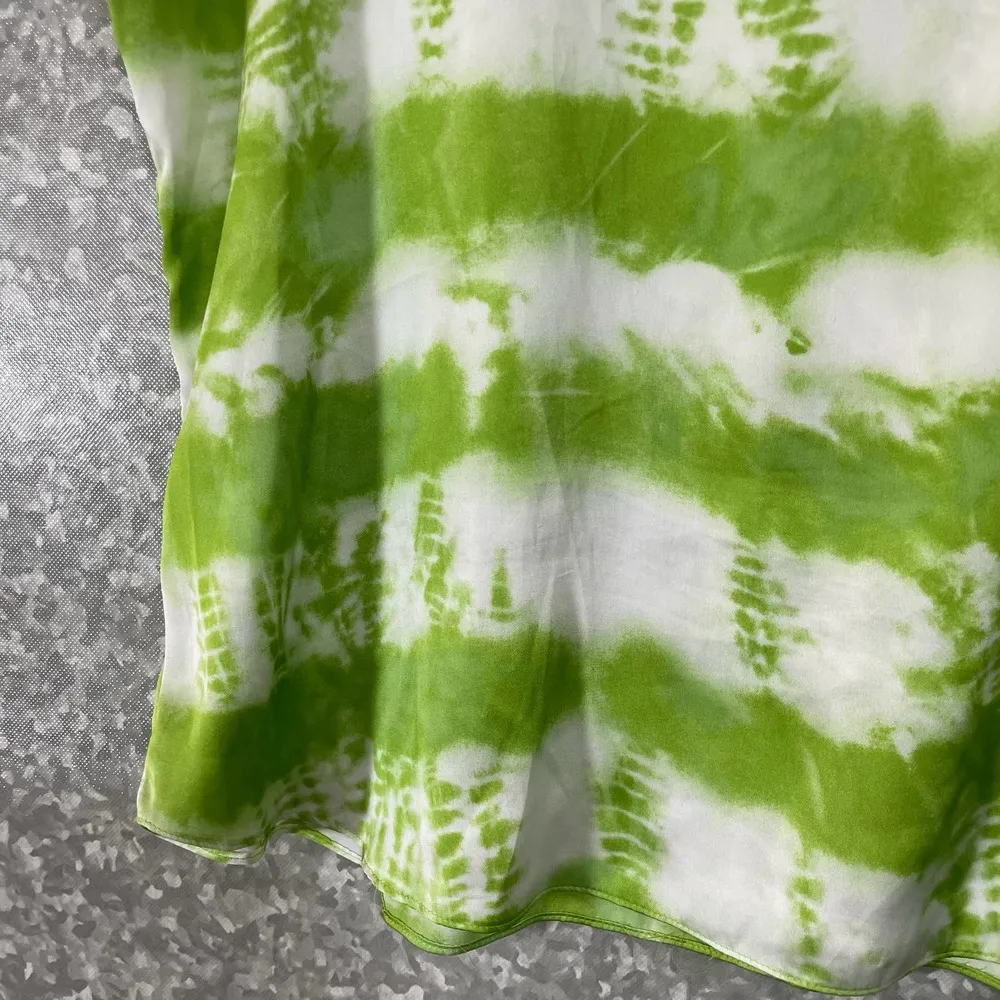 Dress Barn Green & White Tie Dye Stripe Silky Feel Blouse - Size XL - Scoop Neck - Image 3