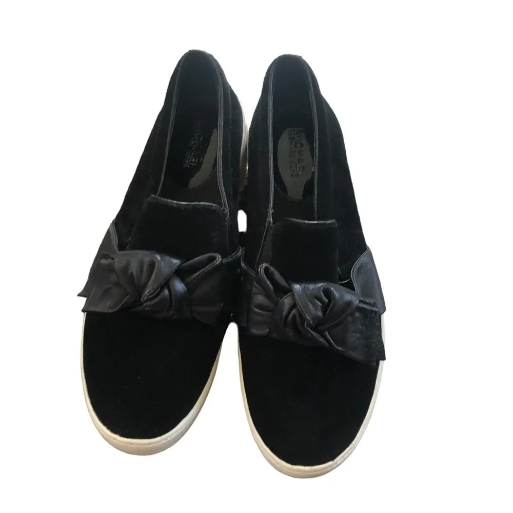 Val Bow Slip-On Suede Sneakers Size 7M Black Logo Casual Designer - Image 2