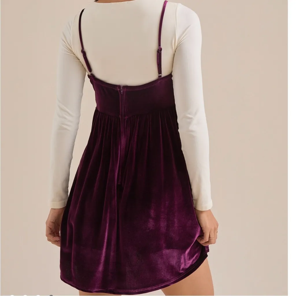 NEW Altar’d State Burgundy Velvet Holiday Mini Dress Size Medium NWT - Image 2