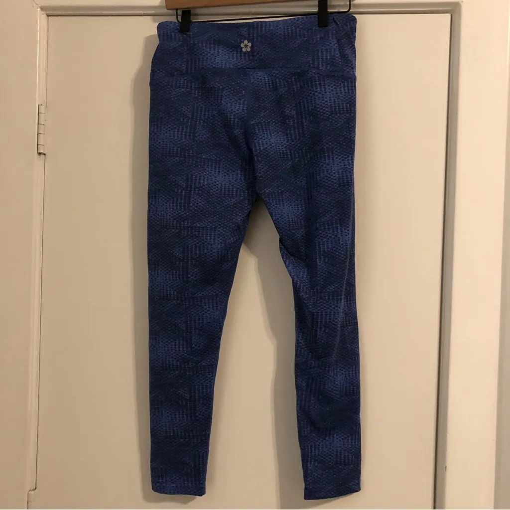 Tuff Athletics blue geometric print athletic leggings women’s medium stretch - Image 5