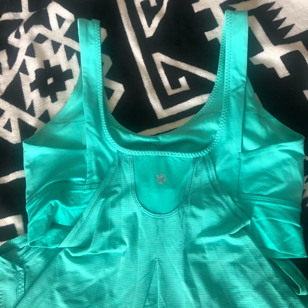 💚✨Lululemon Green Teal Run Times Tank Top - Image 10