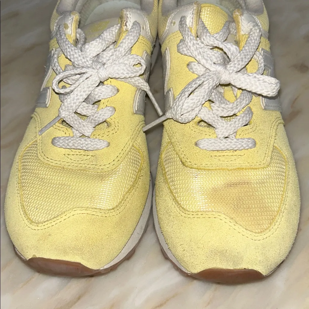 New Balance Womens 574 Suede Sneakers in Lemon Haze Size 9.5 - Image 4