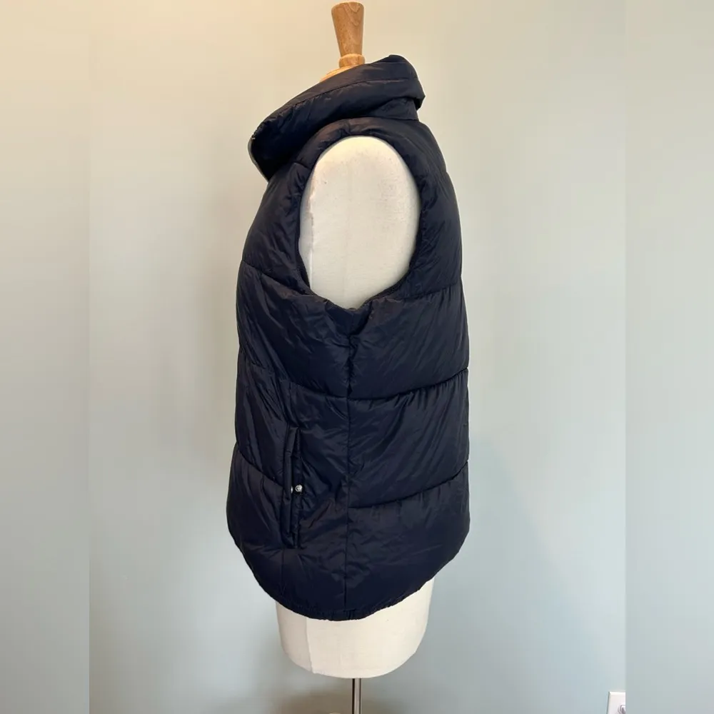 Old Navy Unisex Navy blue zip up puffer vest Size Medium - Image 3