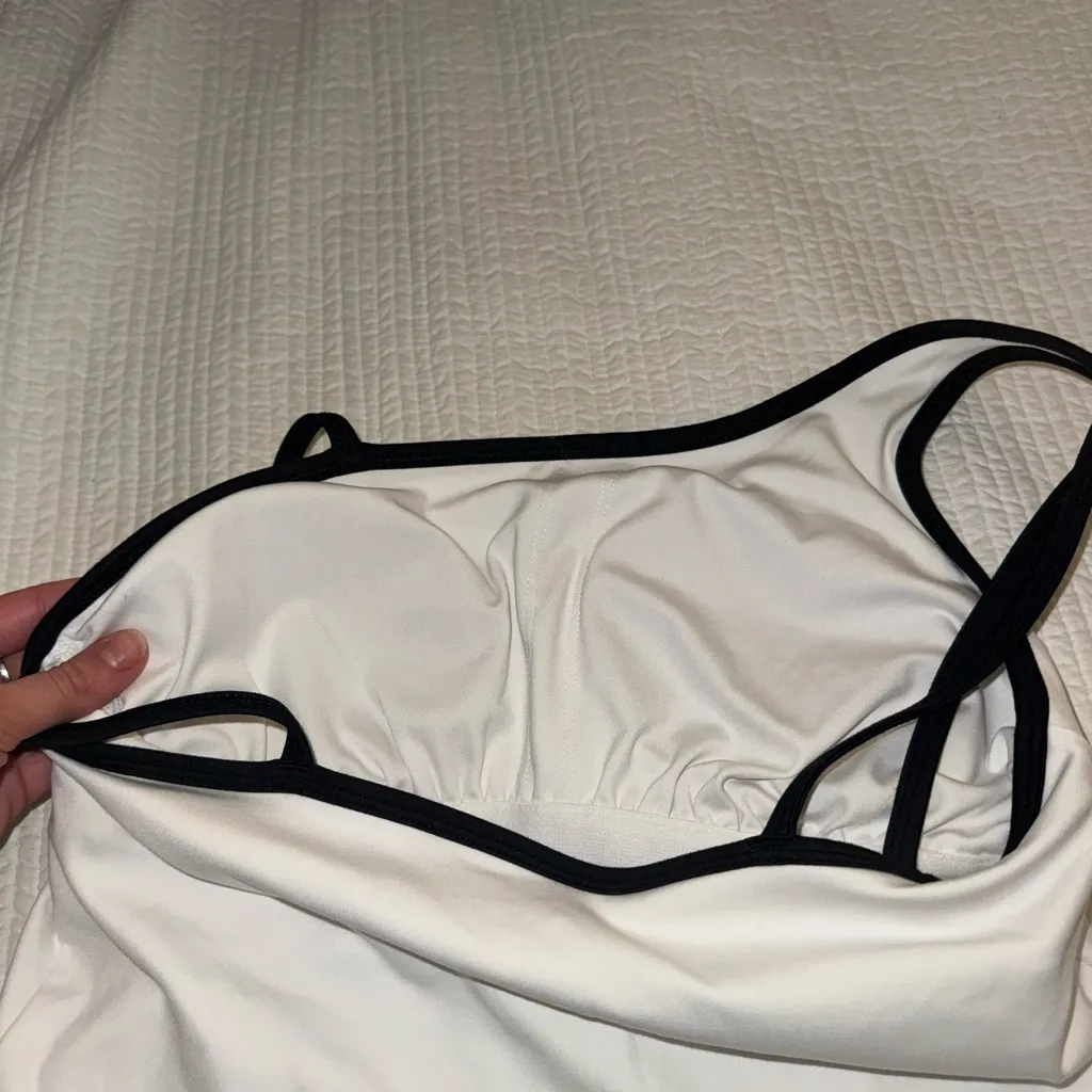 Athletic White Dress with Black Trim - Image 3