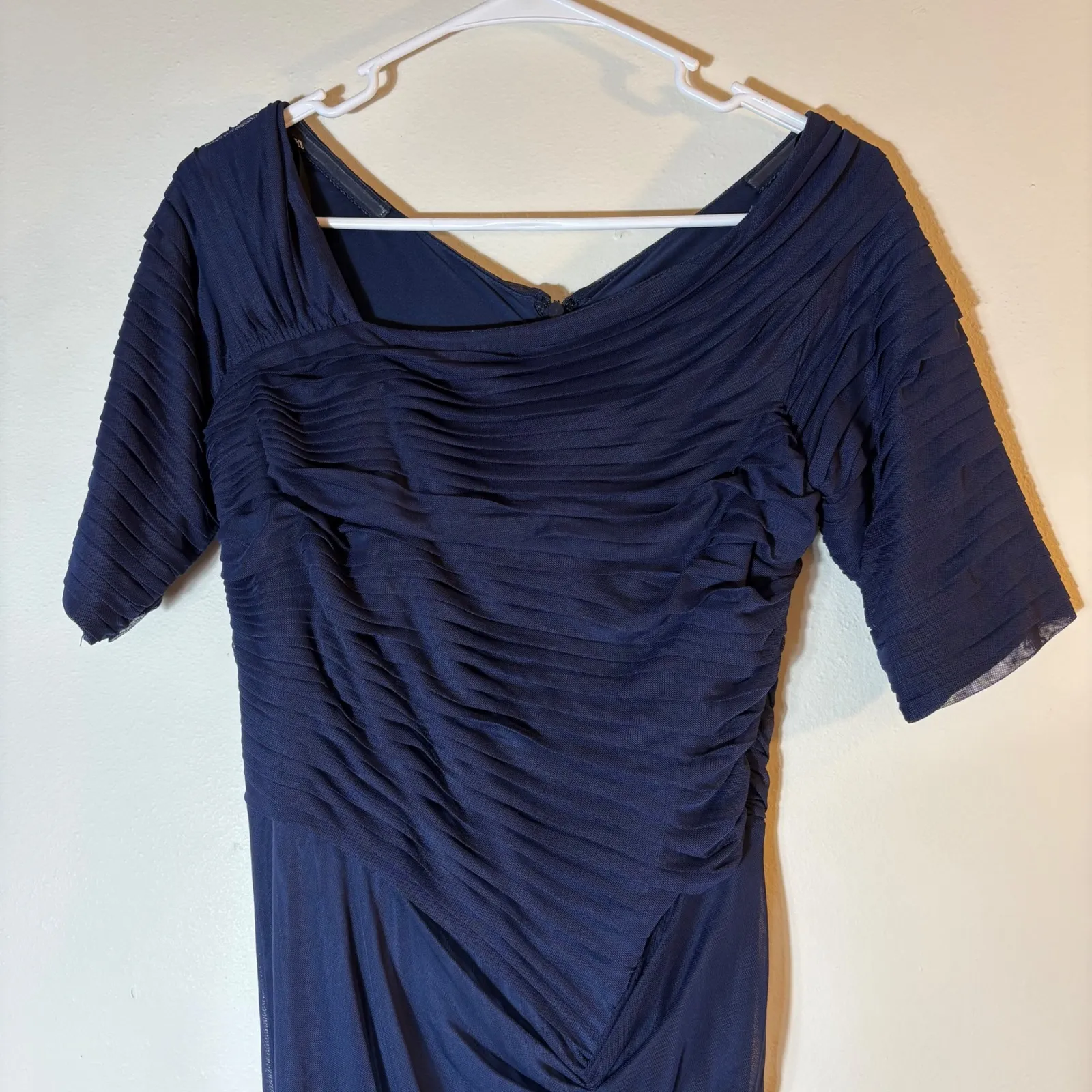 Tadashi Shoji Asymmetric Ruched Sleeve Gown Mesh Indigo/Navy‎ Size Small - Image 2