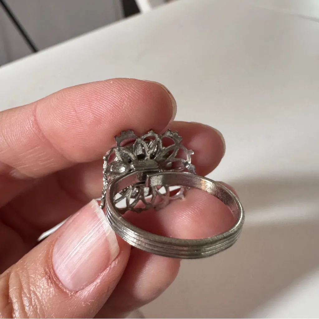 Vintage Filigree Silver Tone Adjustable Ring Black Stone Estate - Image 4