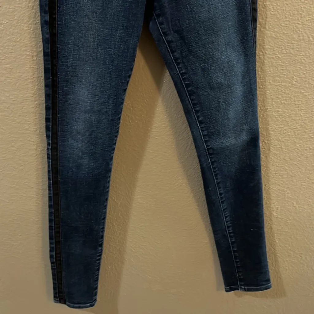 AG Jackson Contour Tuxedo Skinny Size 27 *fair condition - Image 8