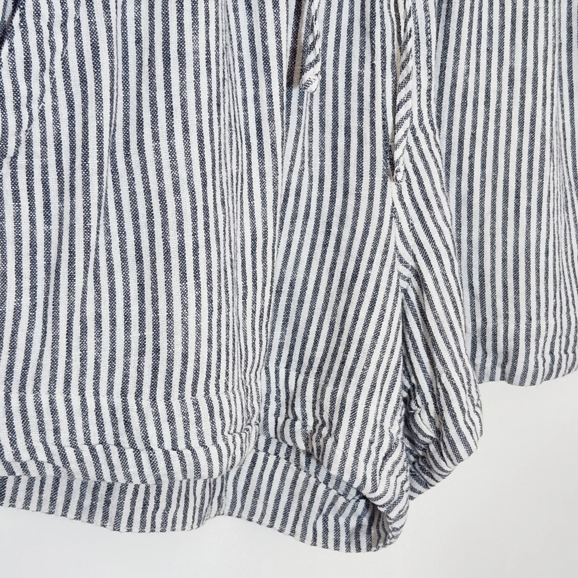 a new day Striped Navy and White Linen Shorts Size Medium Linen Blend Shorts - Image 4