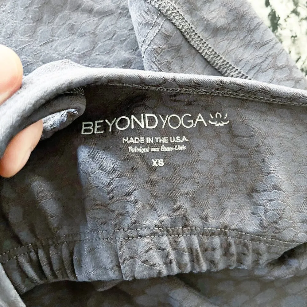 Beyond Yoga Studio Cropped Tank in Shadow Grey - Image 6