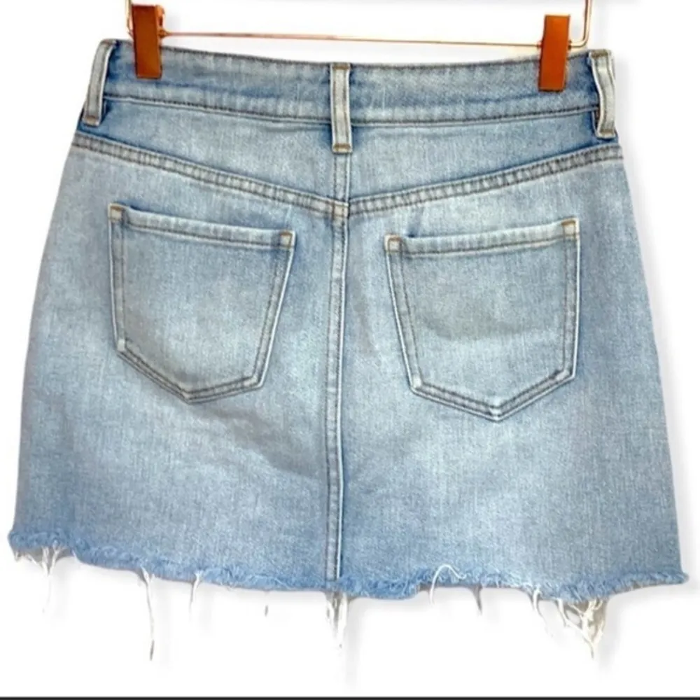 💙SALE 3/$25 PACSUN DENIM LIGHT WASH MINI SKIRT FRAY HEM SIDE STRIPE 28 - Image 3