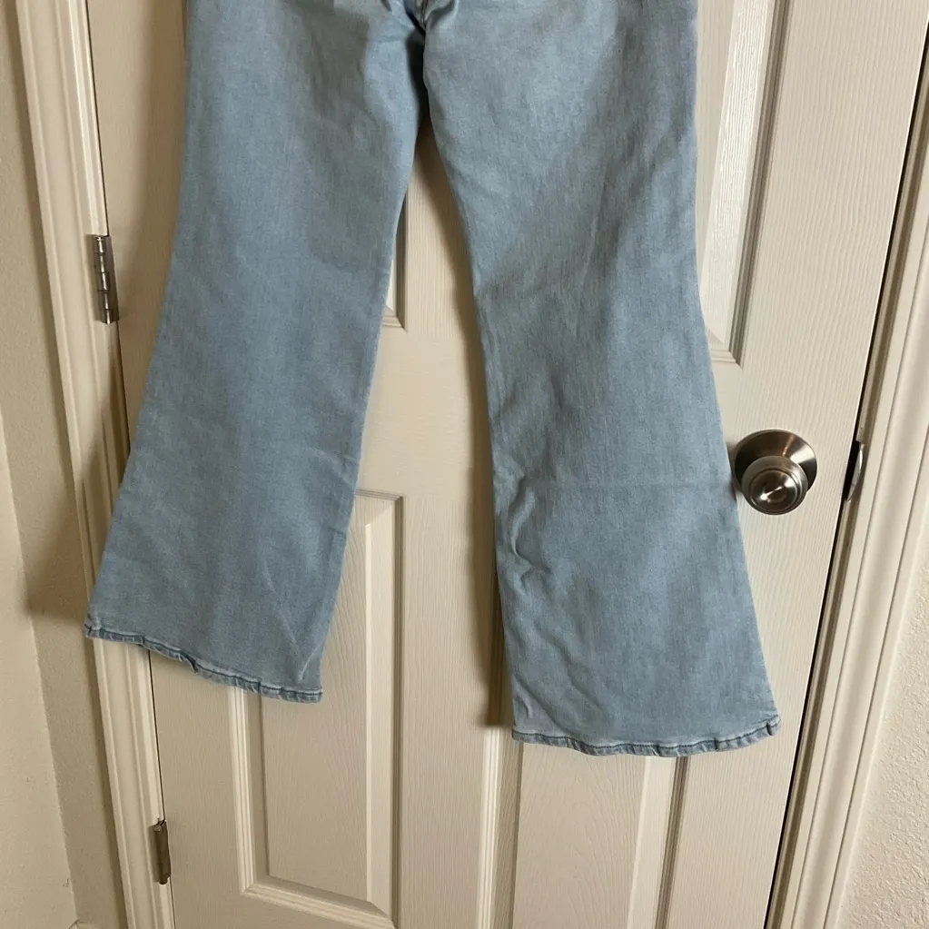 SUPERLOW FLARE WOMEN'S LEVI’S JEANS Size 28 - Image 9