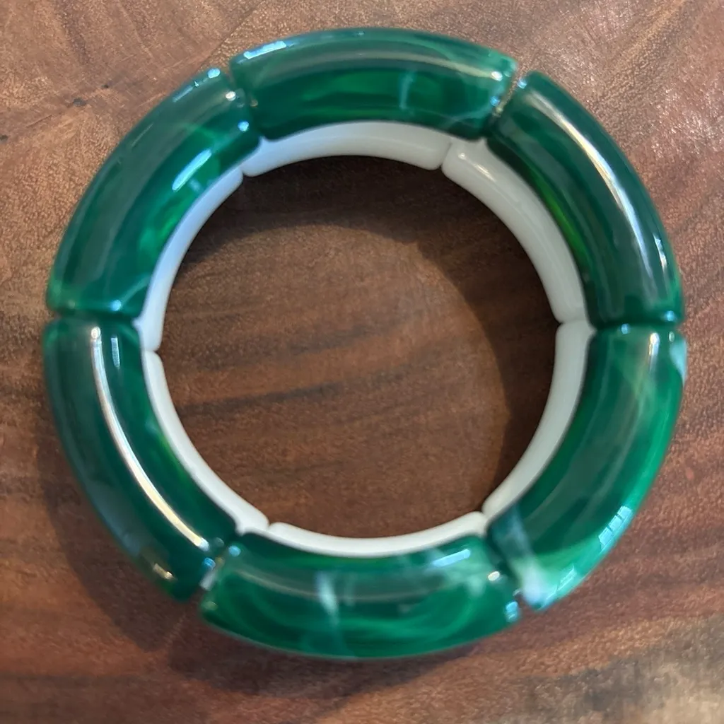 NWT Handmade Green and White Chunky Tube Bracelet set - Image 2