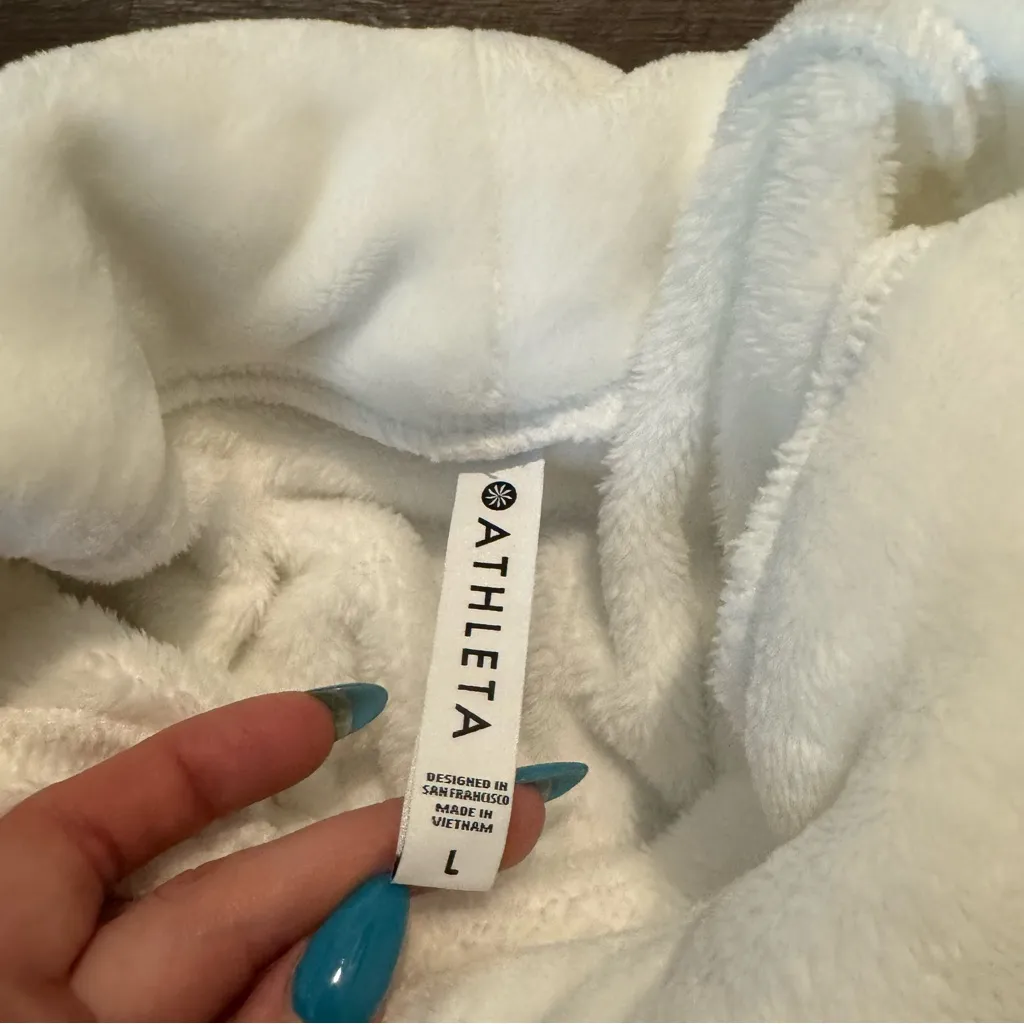 Athleta White Turtleneck Sweatshirt - Image 4