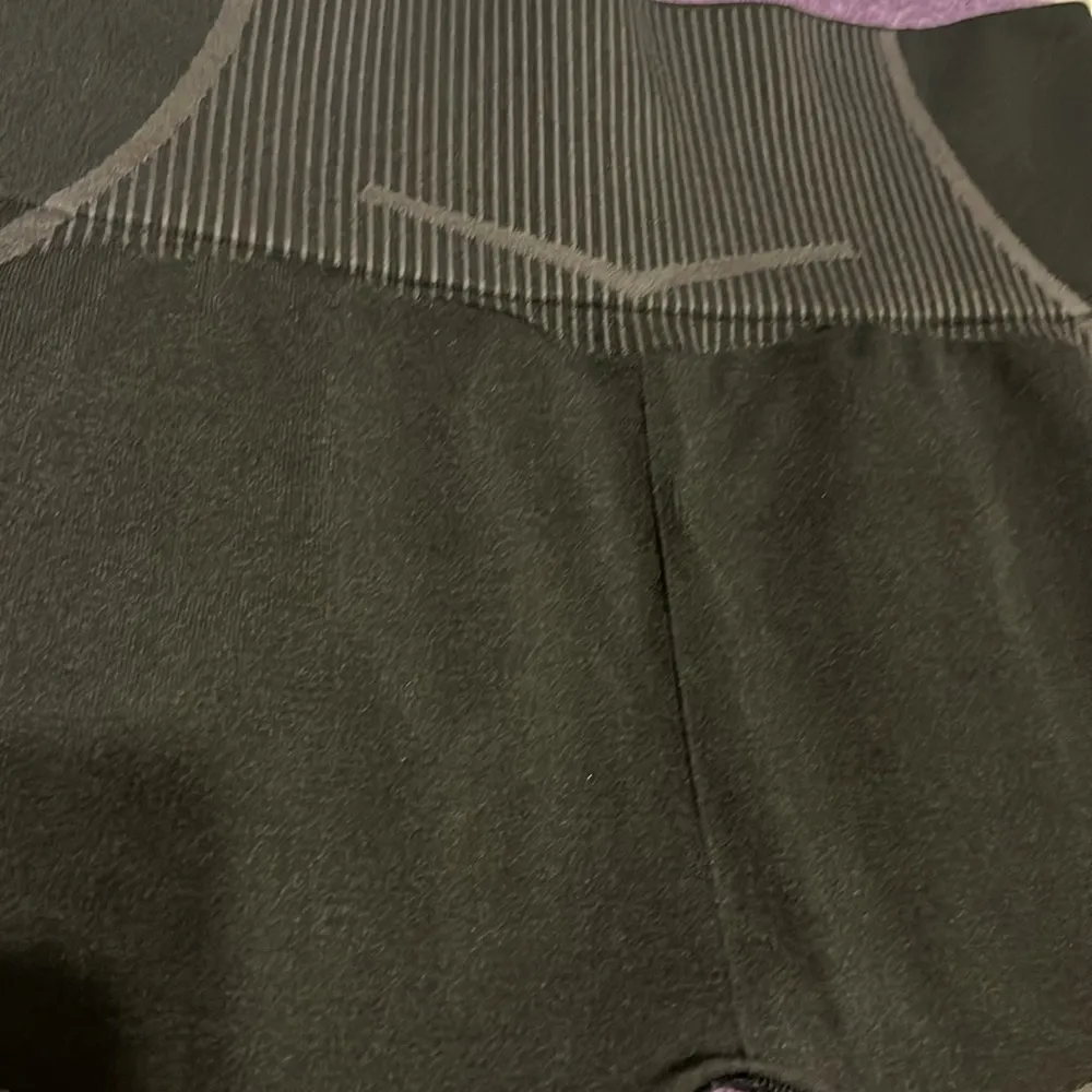 Gymshark Leggings Womens  Black Gray Geo Ombre Seamless Cropped Stretch Gym - Image 4