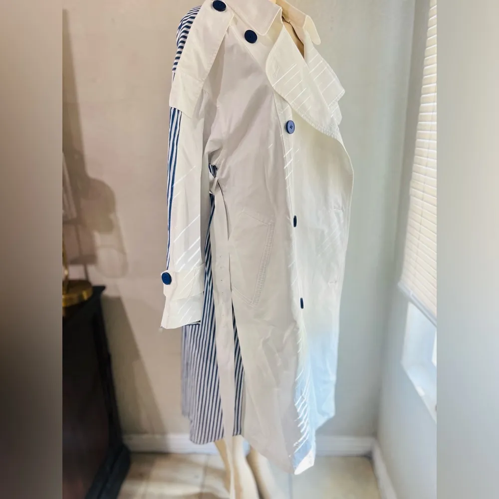 J.ING COAT WHITE AND STRIPE BLUE SIZE SMALL - Image 16