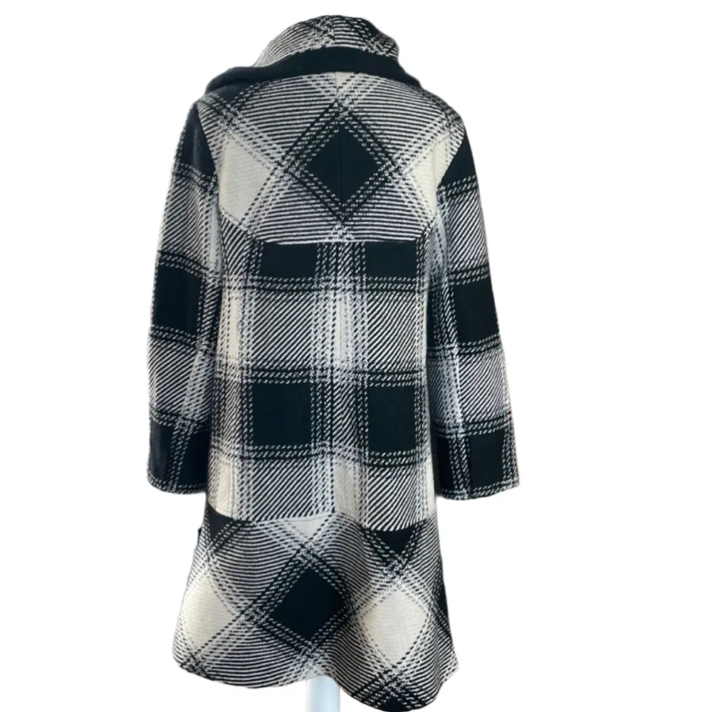 Women's Worthington Black & White Plaid Coat Size M - Image 2