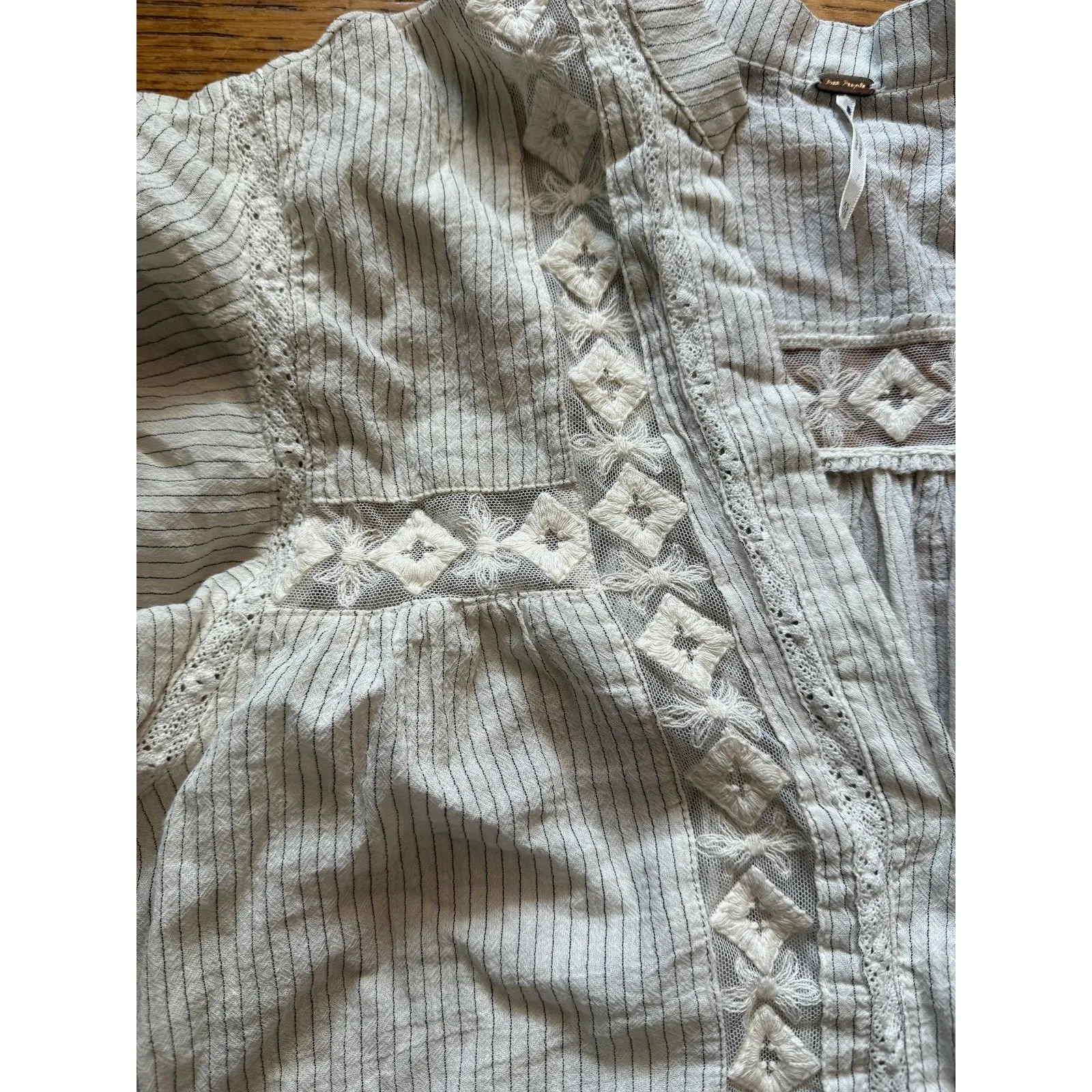 Free People Blouse Womens XS Ivory Stripe Lace Embroidered Baby Blues Tunic - Image 4