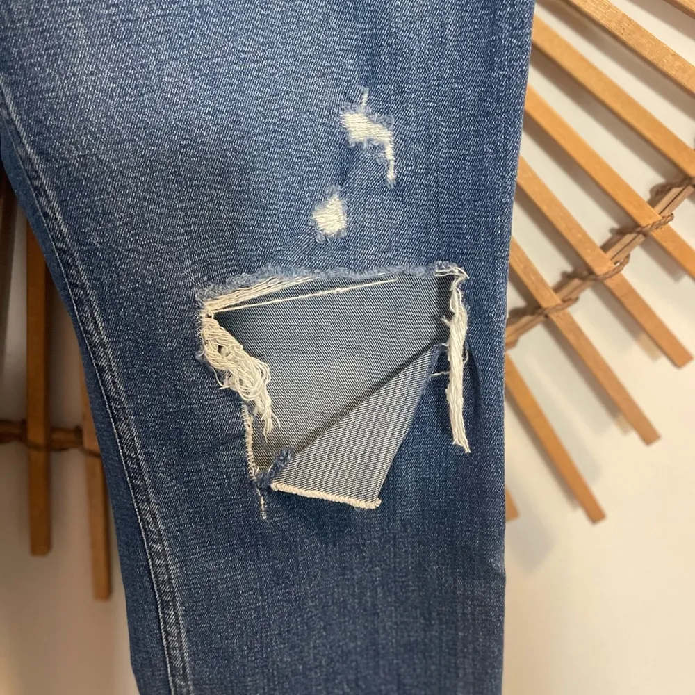 Abercrombie & Fitch Women’s High Rise The Mom Jean Curve Love in Dark Destroy 29 - Image 4