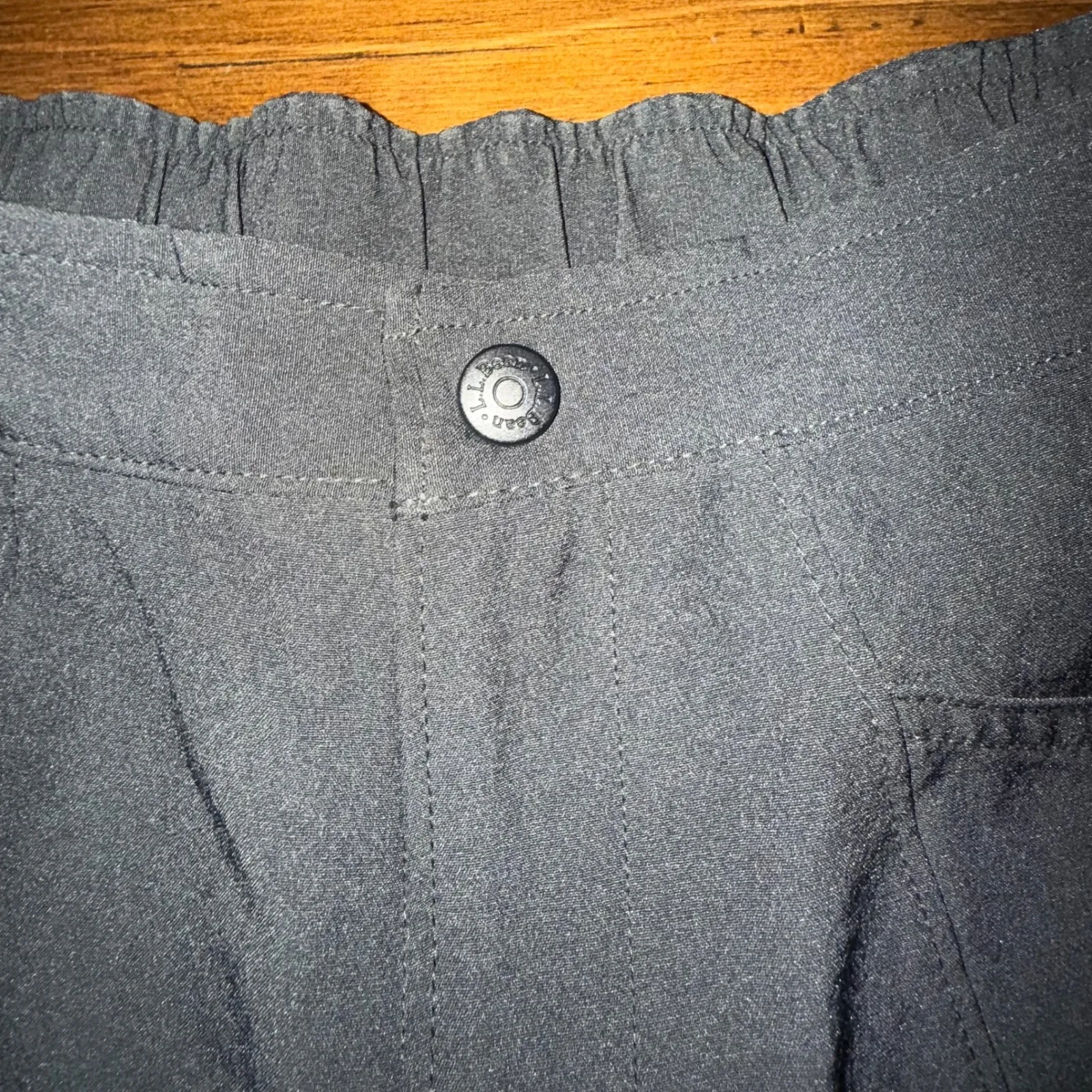 LL Bean Black Active Athletic Shorts Women Elastic Waist Pockets Comfy size 8 - Image 3