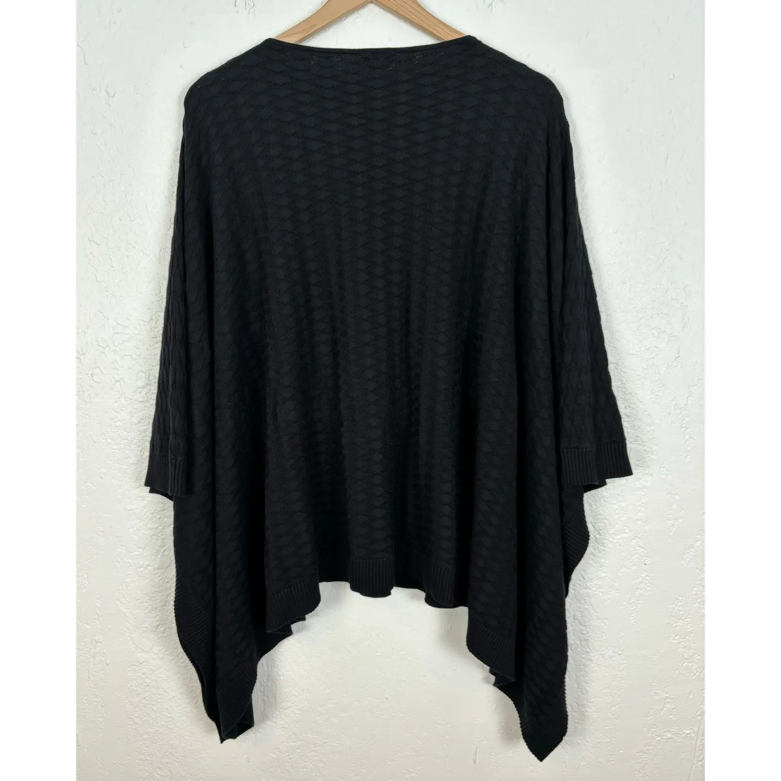 Lululemon Black Divinity Poncho *Woven One Size - Image 5