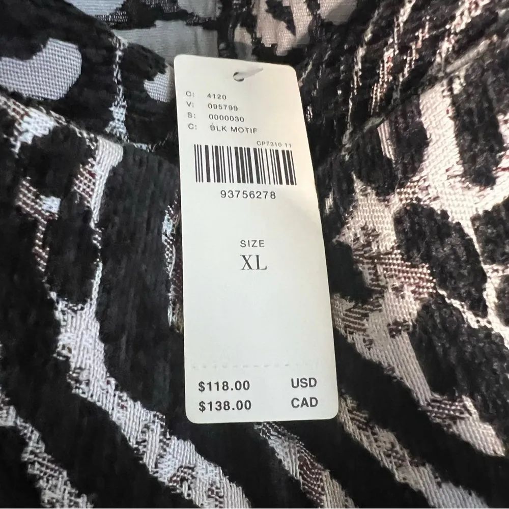 Maeve Low-Rise Belted Micro
Mini Skirt size XL - Image 7