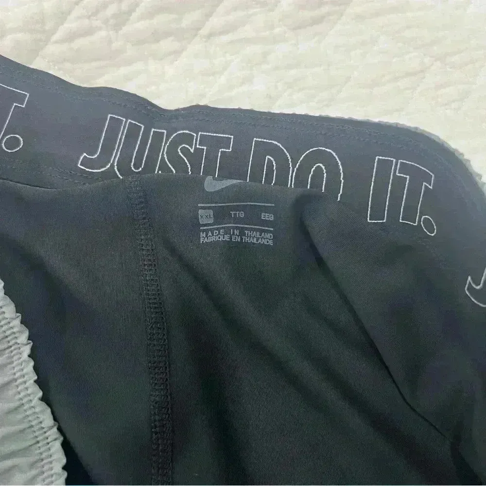 Nike  Women's Flex Essential 2-in-1 Shorts size XXL - Image 7