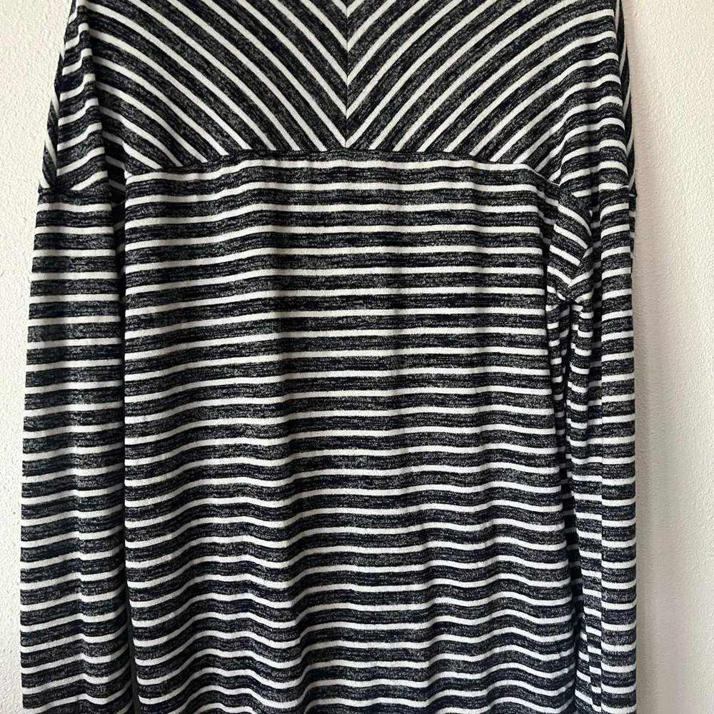 Gap blue and white shirt‎ - Image 3