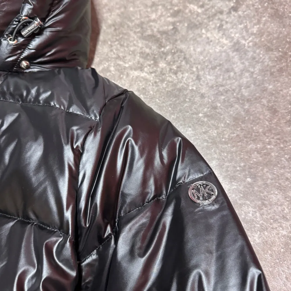 Michael Kors puffer jacket for women with belt - Image 12