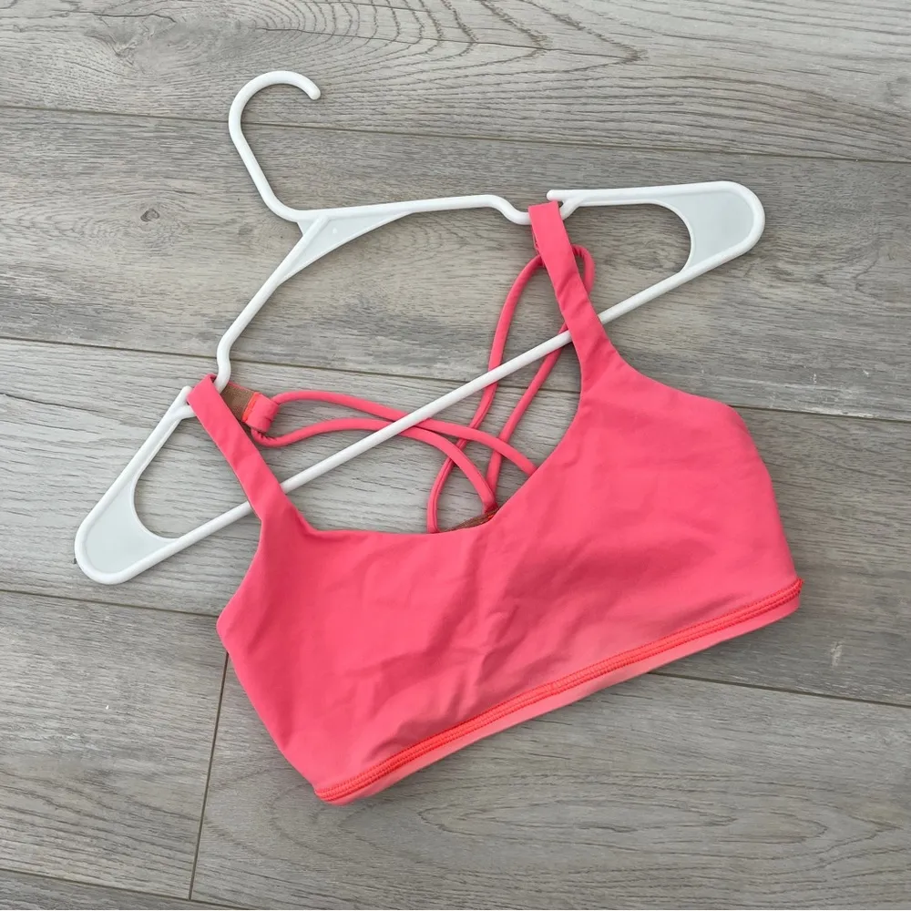 Lululemon Sports Bra free to be Pink Coral (size 4) workout activewear gym - Image 3