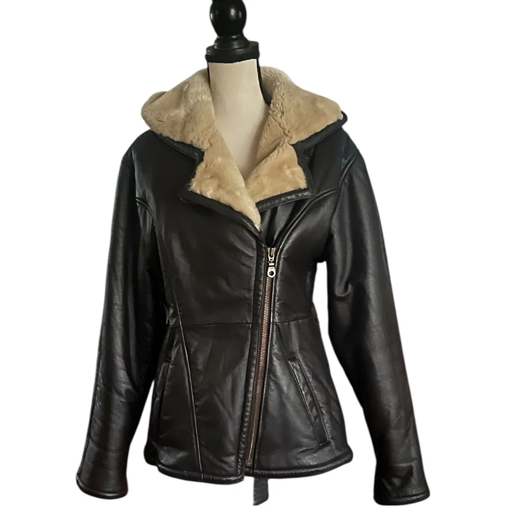 Wilson Leather Hooded Faux Fur Lined Zipper Belted Jacket. Size Small. - Image 7