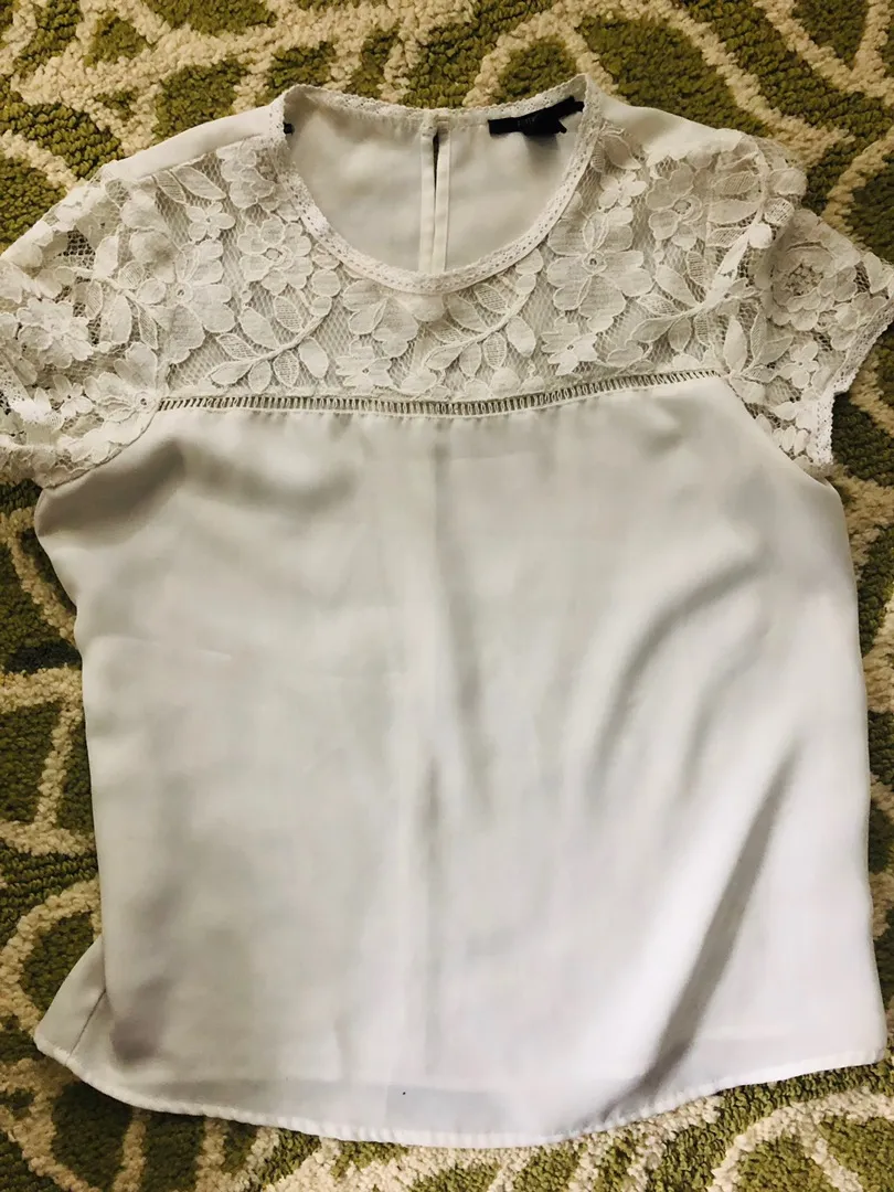 Forever 21 White Lace Shirt - Image 2