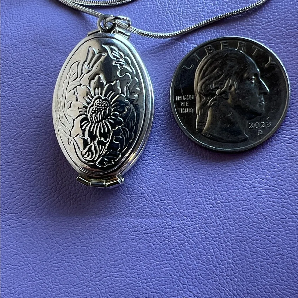 Elegant Silver 925 Locket Necklace - Image 3