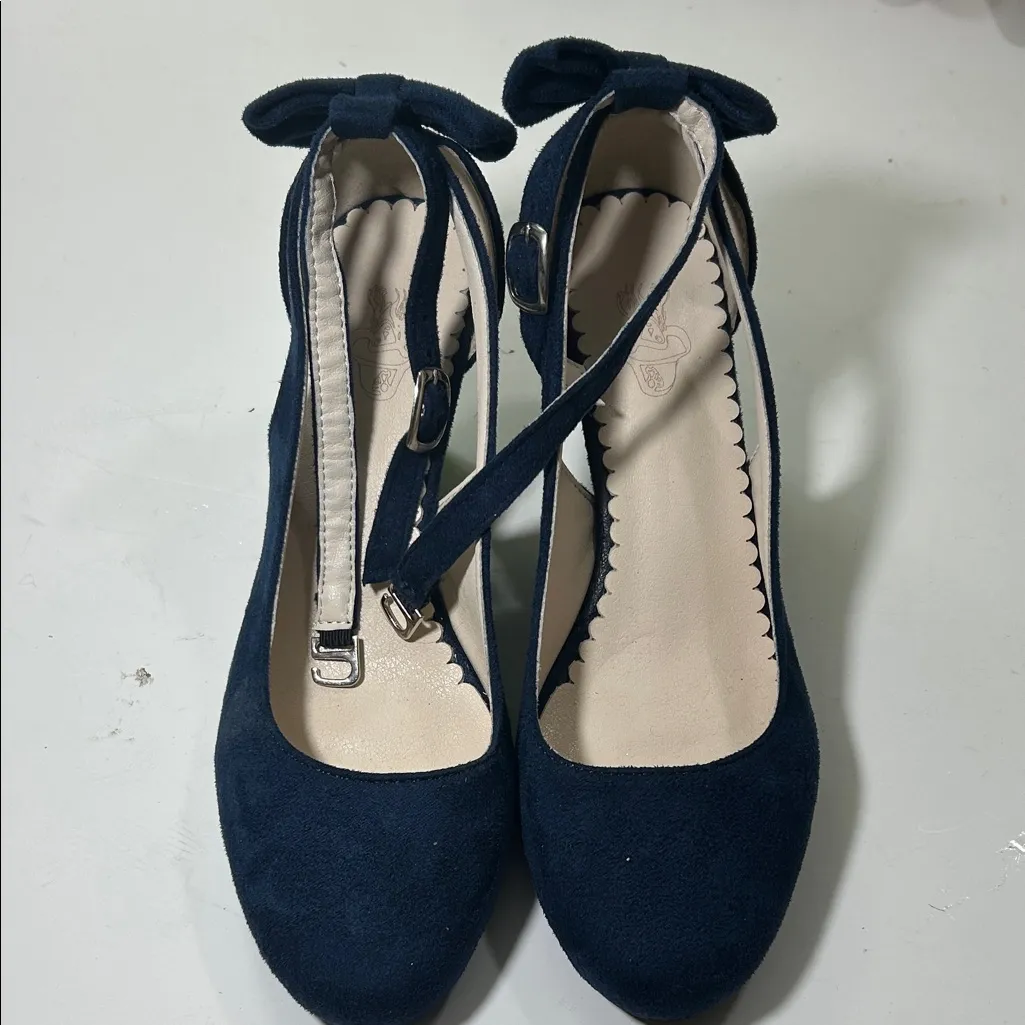 Chic Navy Women's Heels with Bow Detail Blue Size 8 - Image 11