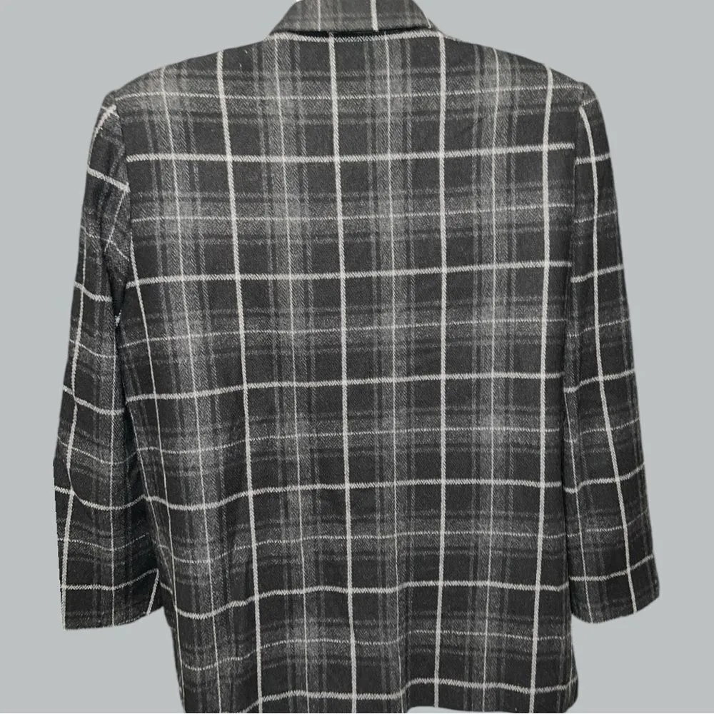 Sag Harbor very nice dark charcoal gray plaid blazer . - Image 4