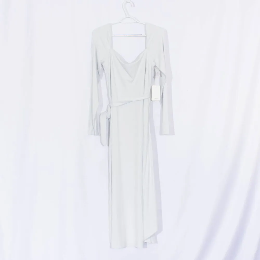 NWT ARITZIA WILFRED Saturn Long Sleeve Wrap Midi Dress in Frozen Grey Si… - Image 9