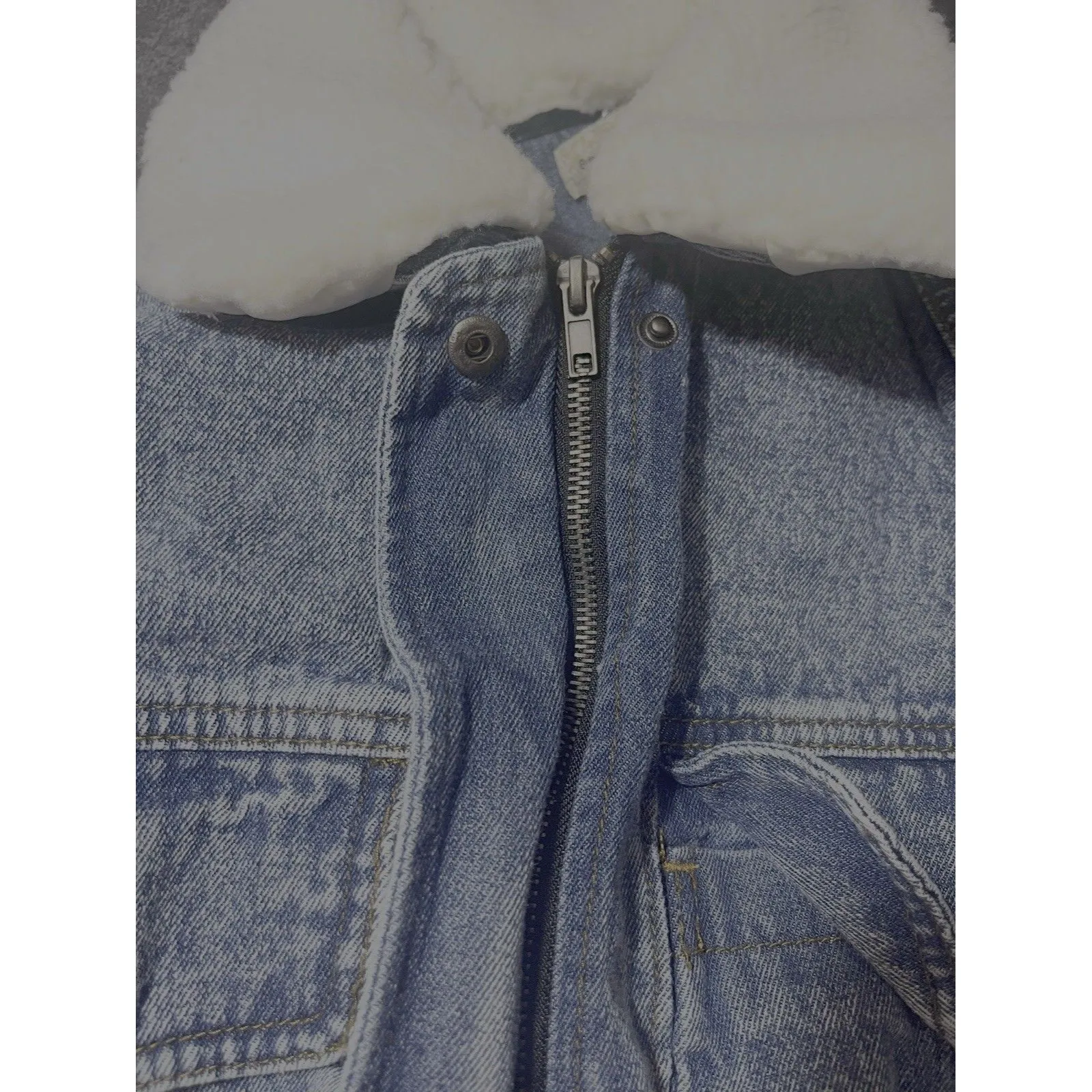 One World  Jean Bomber Jacket NWT Sz. Medium Trucker Distressed Pockets - Image 10