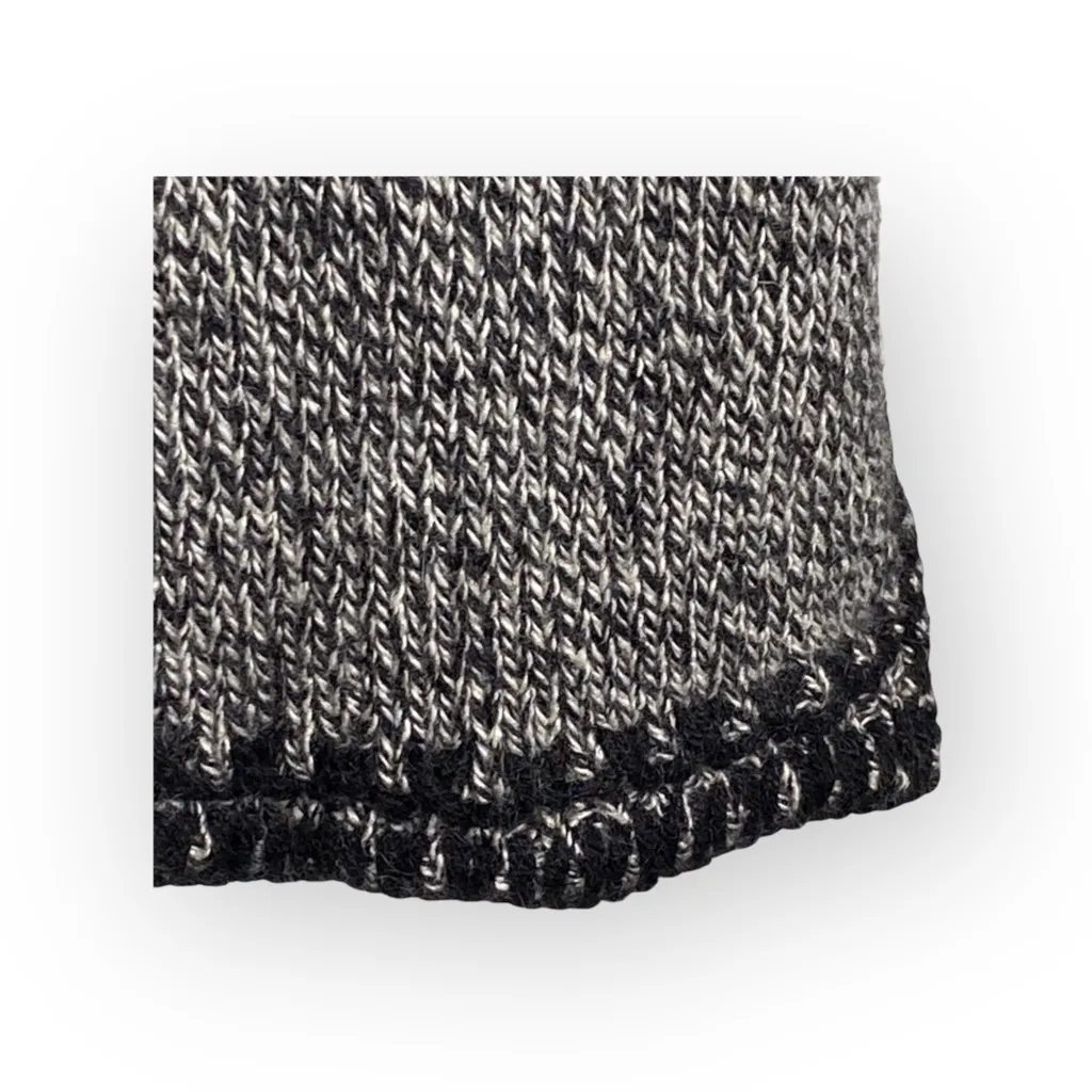 Vintage 90’s: Bloomingdale’s Y2K ᯾ Cozy Cashmere V Neck Knit Whipstitch Sweater Gray Size M - Image 7