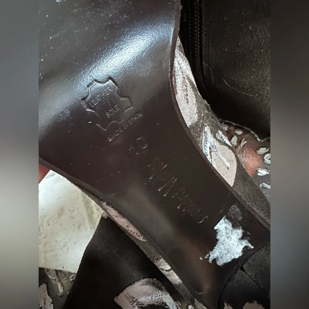 Paloma Barceló Brown Suede Stiletto Knee - Image 6