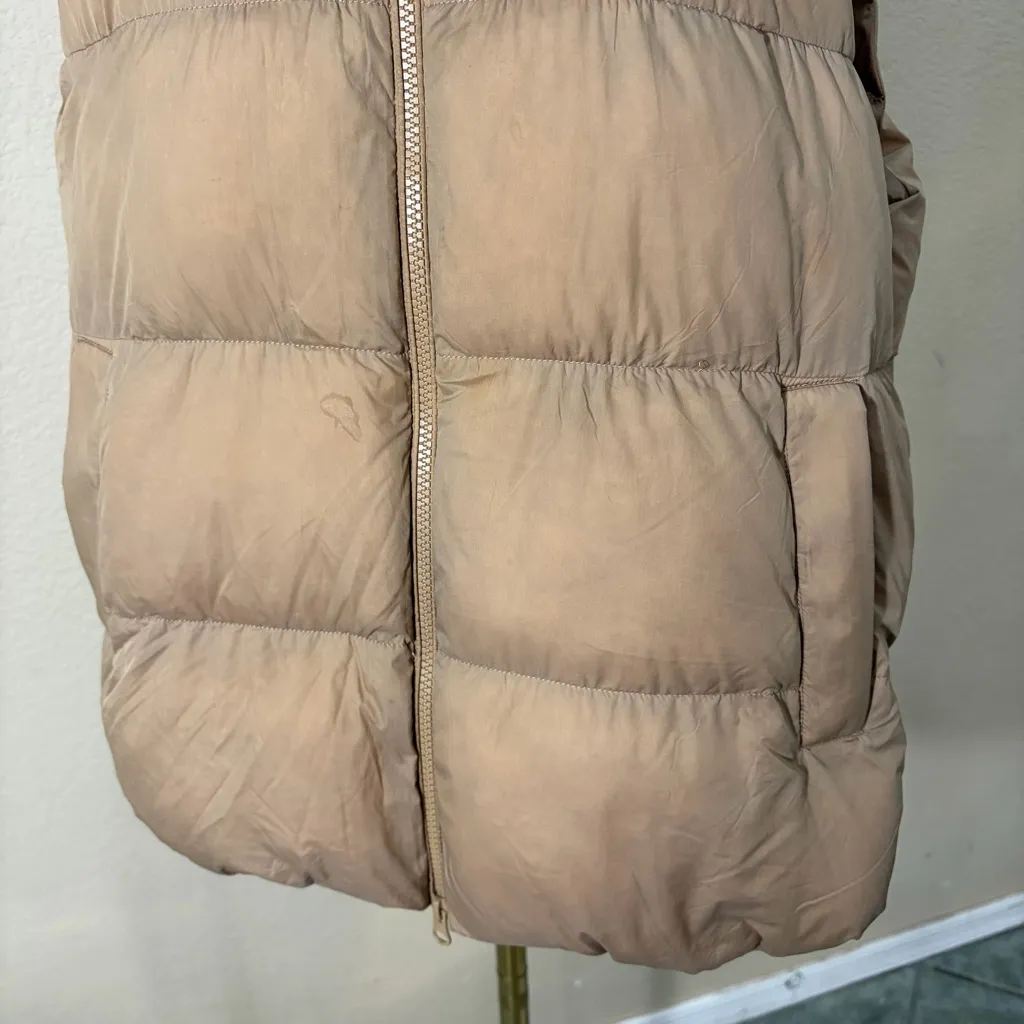 Uniqlo Women's Light Brown Puffer Vest Down Filled Sz L Casual Outdoor Travel - Image 3