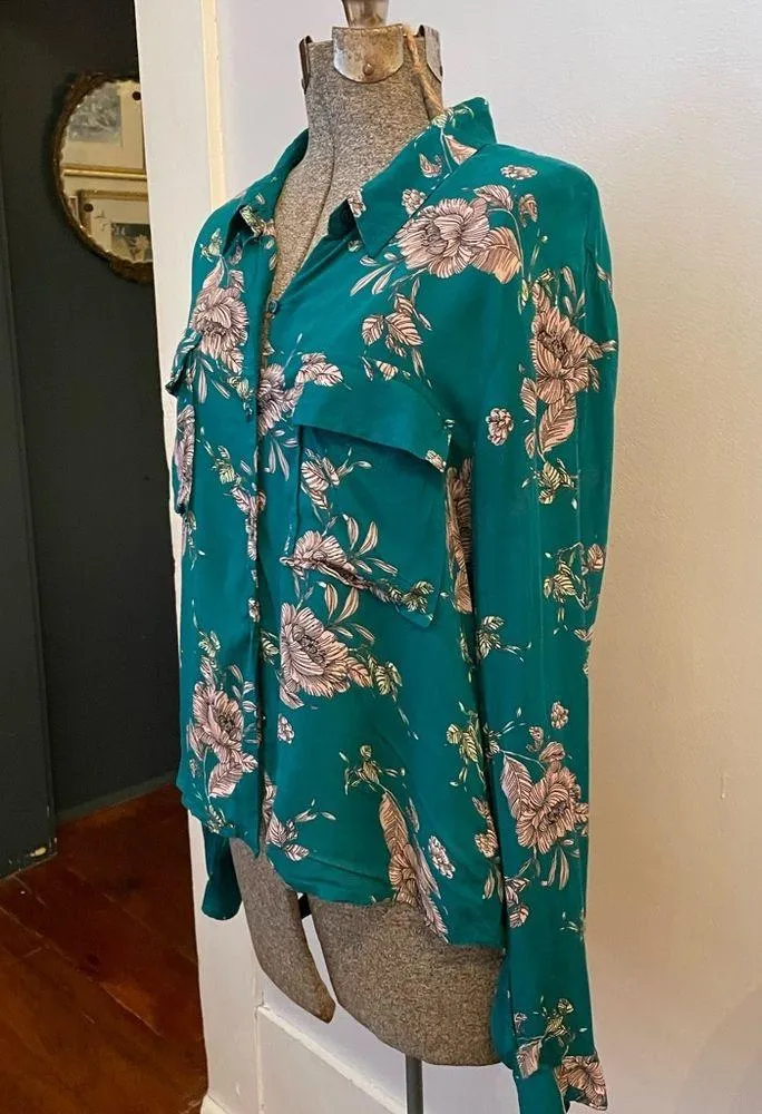 Jessica Simpson Cross Open Back Floral Button Up - Size Large - Image 4