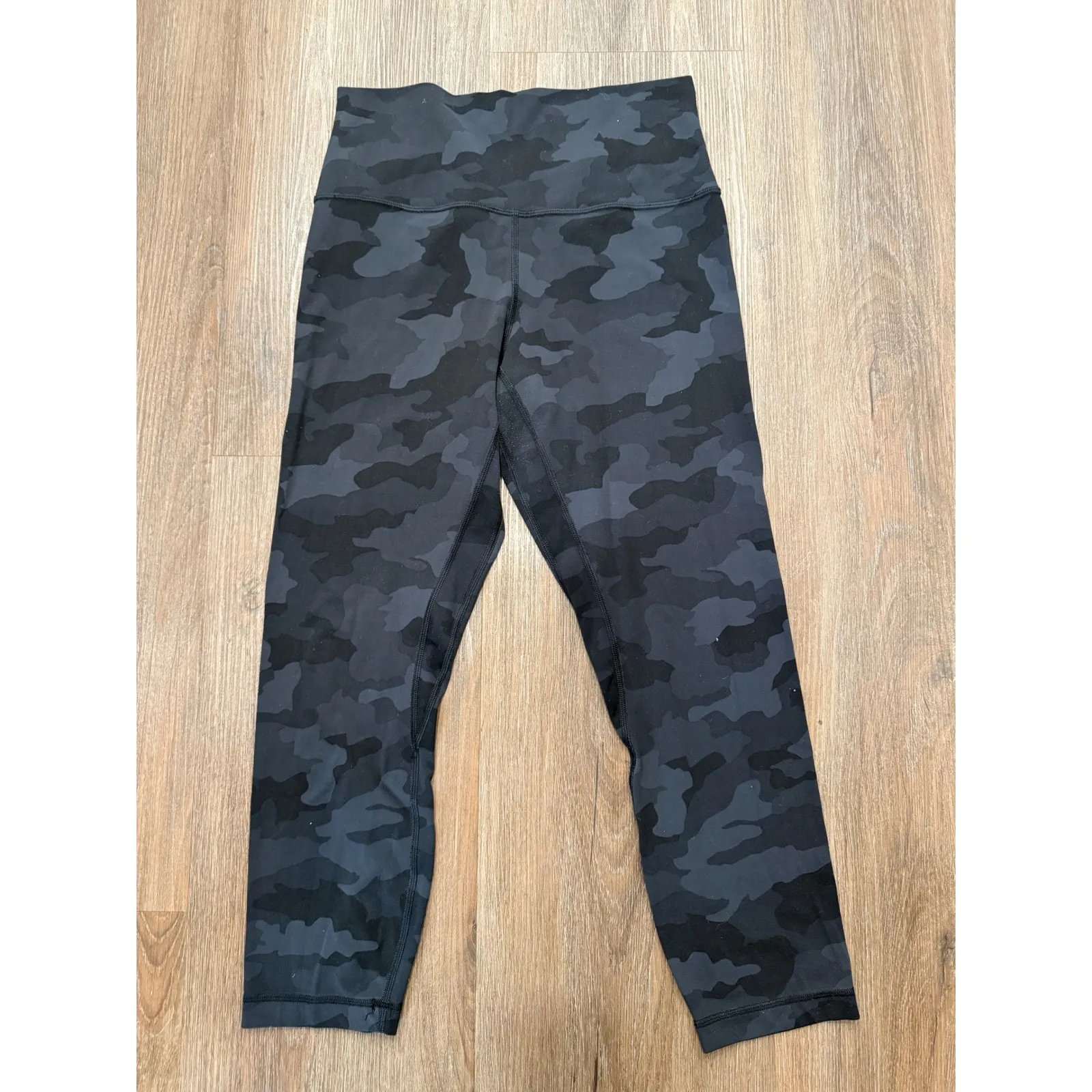 Lululemon Align High Rise‎ Crop Leggings Size 8 Camo Print Athletic Pants flaw - Image 3