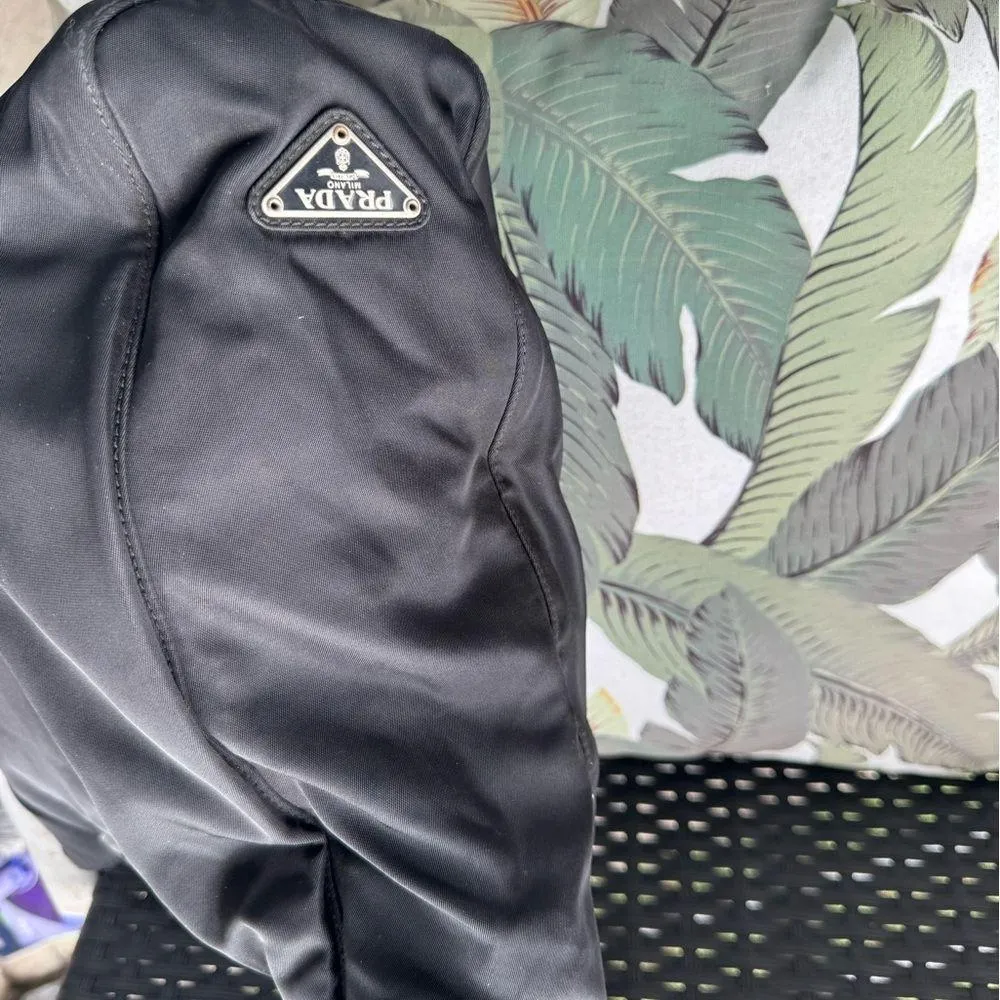 ❤️‍🔥❤️‍🔥❤️‍🔥 “Runway” Prada Nylon bag with Lucite Handles. ❤️‍🔥❤️‍🔥❤️‍🔥 - Image 3