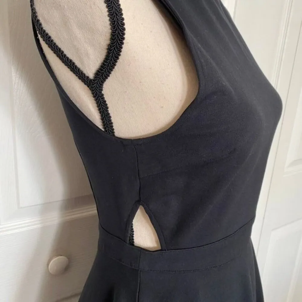 Sleeveless Ponte Knit Cocktail Party Dress by Avec Les Filles - Image 5