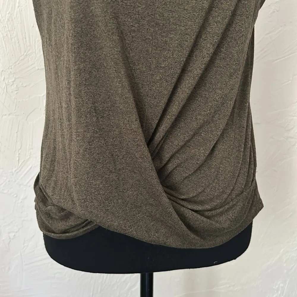 Army green wrapped casual tee - Image 2